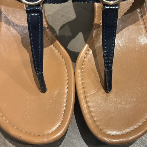 Tommy Hilfiger Cork Wedge Heeled Thong Sandals Navy Blue Tan Women’s 8.5 - Picture 6 of 16